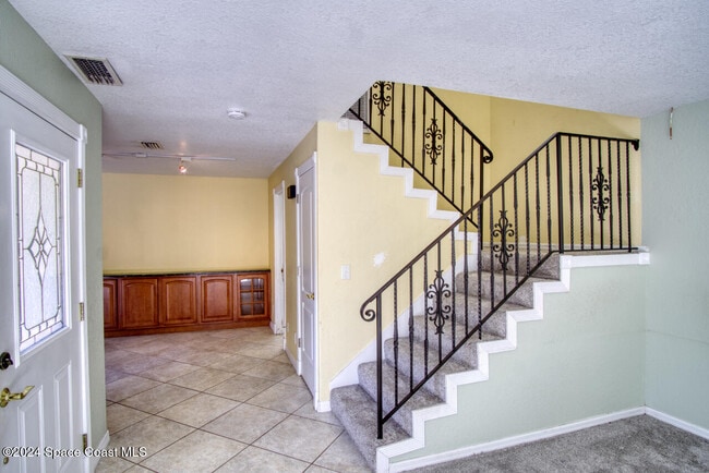 Photo - 2014 Vista Oaks Cir NE