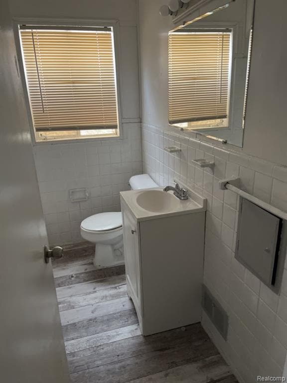 Photo - 19716 Fenmore St