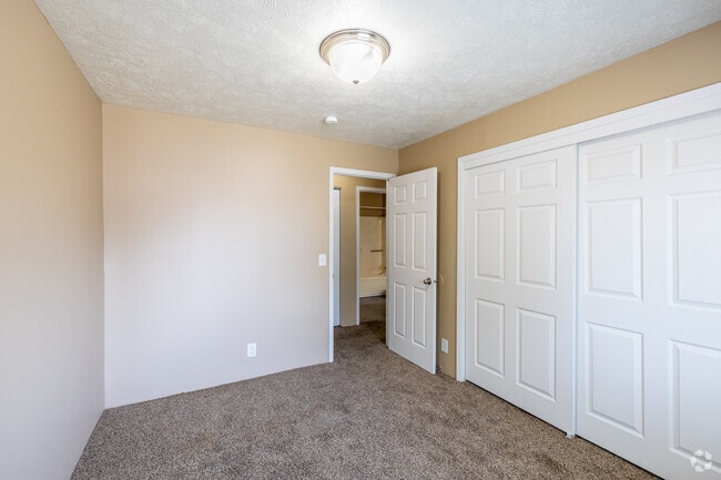 2BR, 1BA - 800SF - Bedroom