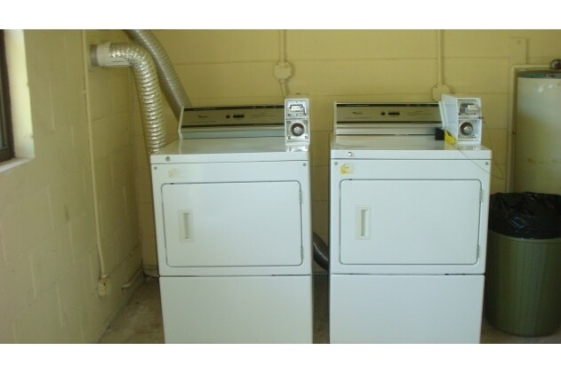 Photo - Islander Apartments