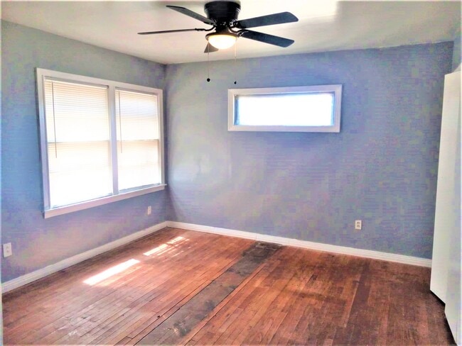 Photo - 6103 Avenue Q