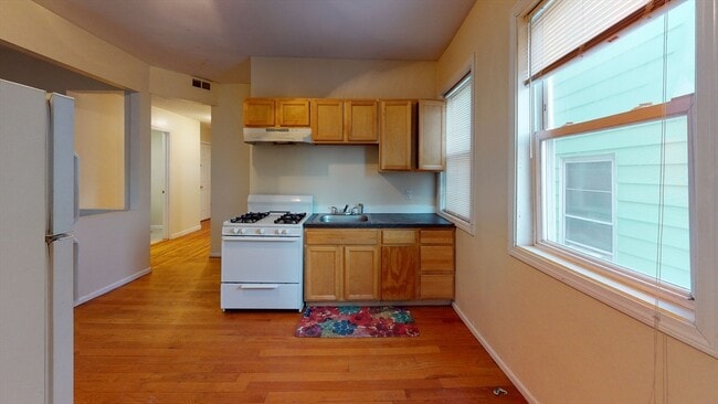 Building Photo - 15-17 Langdon St Unit 17-2