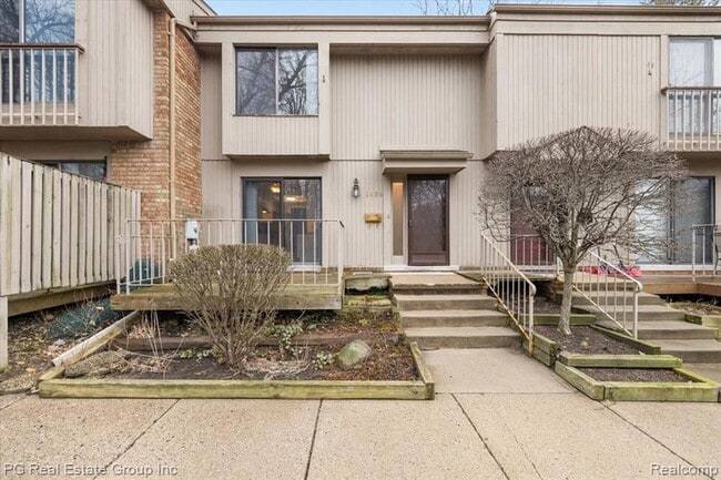 Photo - 1432 Oakbrook E Dr Unit 68