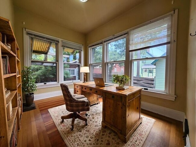 Photo - Victorian Home Downtown – Available NOW, 6...