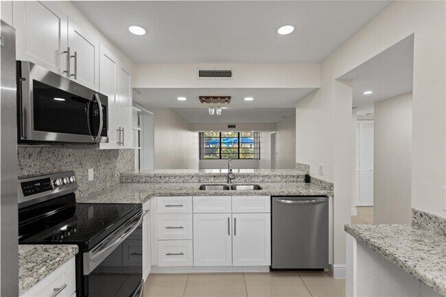 Photo - 1719 Whitehall Dr Unit 104