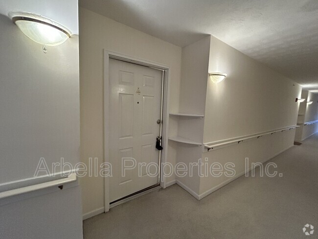 Building Photo - 21664 Green Spring Rd Unit Apt 4