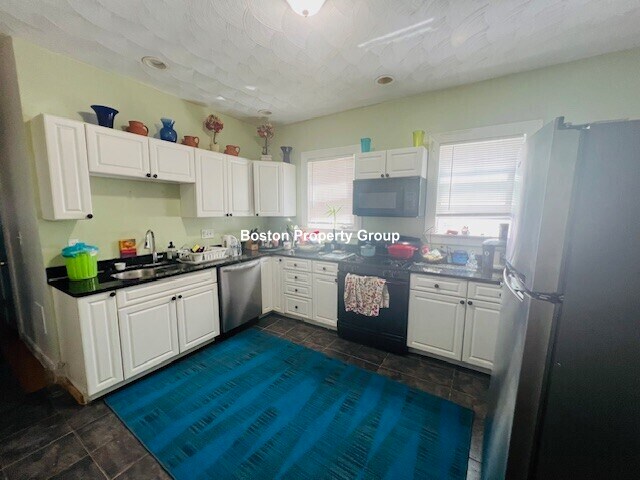 Building Photo - 40 Litchfield St Unit 1 Rental