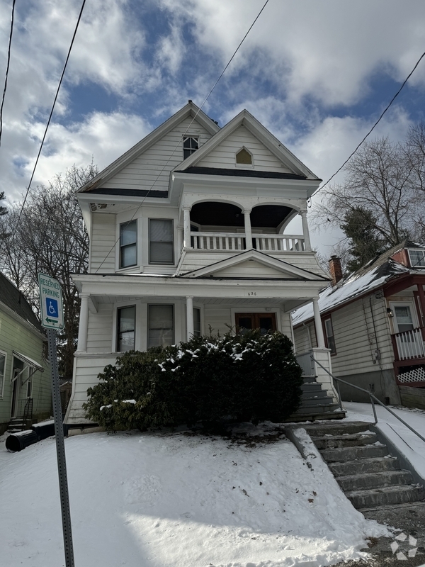 Building Photo - 626 Myrtle Ave Rental