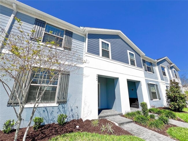 Photo - 2442 Dubai St