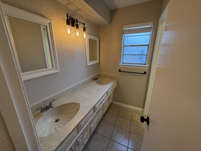 Photo - 1221 Holt Ave