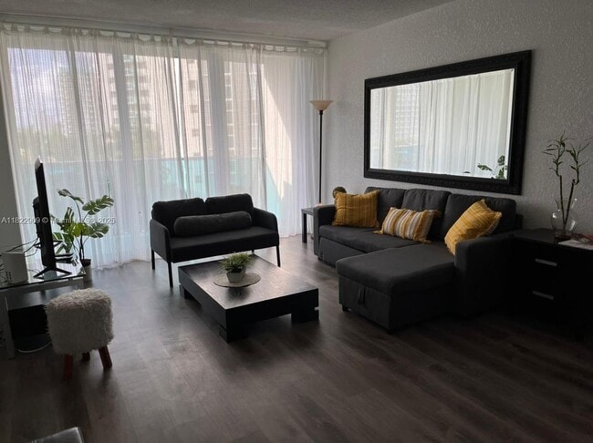 Building Photo - 4001 S Ocean Dr Rental