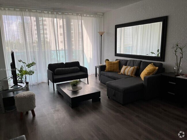 Building Photo - 4001 S Ocean Dr Rental
