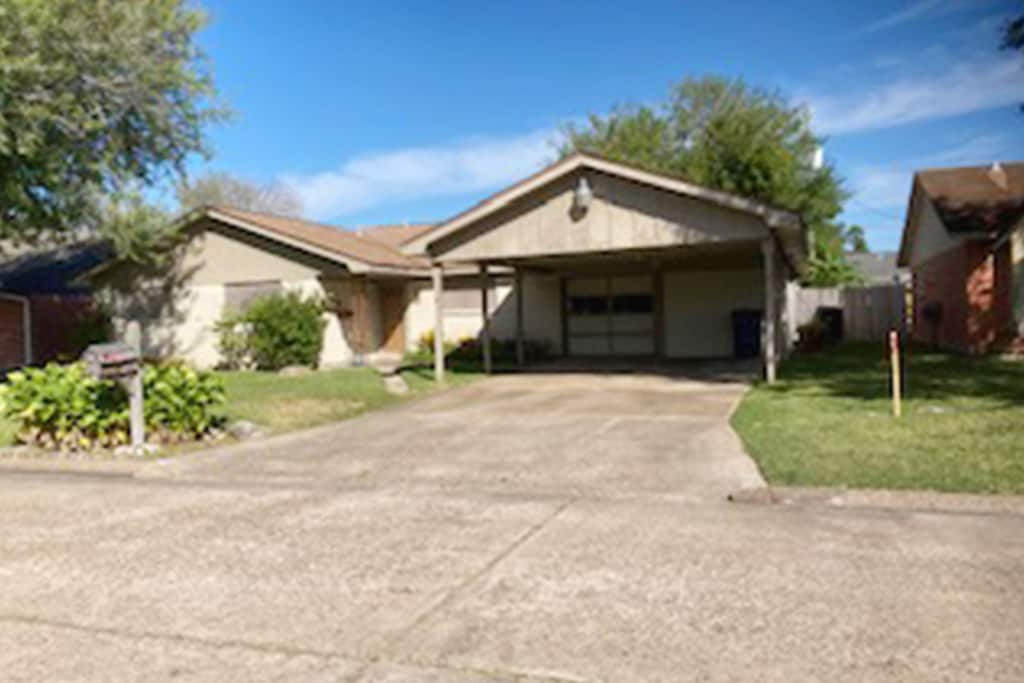 Photo - 2806 Westbury Ln (Texas City, TX)