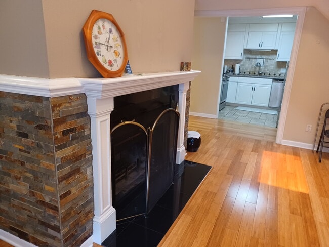 Photo - 569 Ayrshire Way