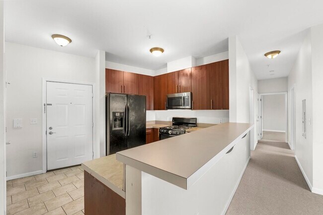 Photo - 845 Newark Ave Unidad 3A