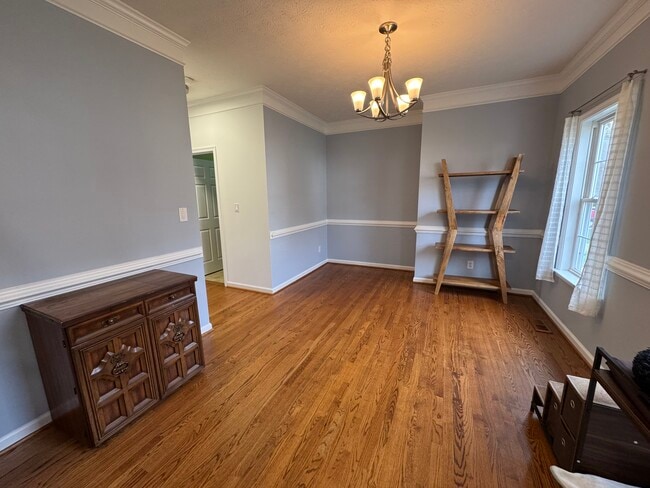 Photo - 307 Ludlow Dr