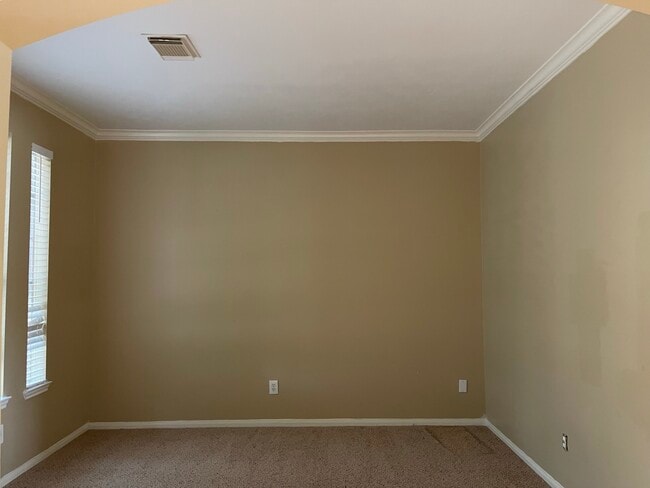 Photo - 739 Annie's Way