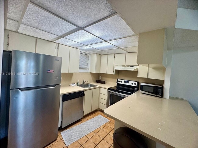 Photo - 8290 Lake Dr Unit 320