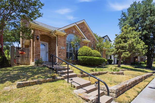 923 Newport Dr
