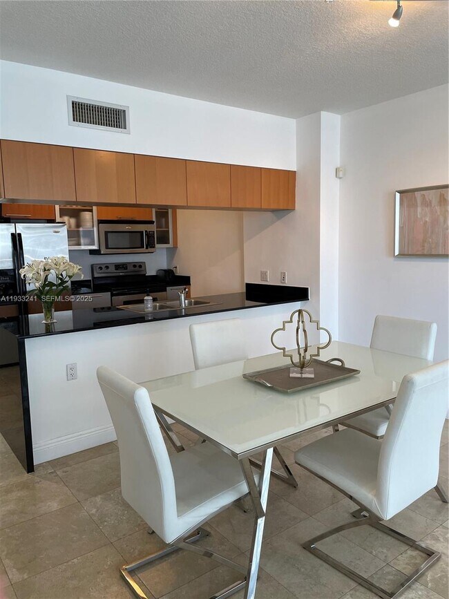 Photo - 1750 N Bayshore Dr Unit 2904