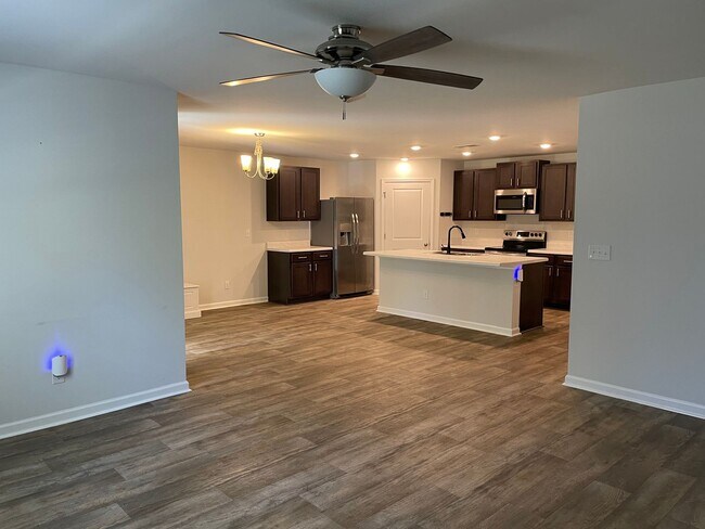 Photo - 4 Bedroom 2 Bathroom House Available Now