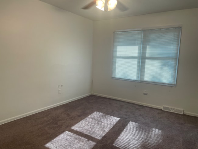 Photo - 1555 Margaret Ave SE