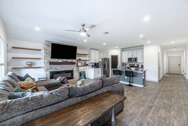 Photo - 246 Dusty Bridle Ln