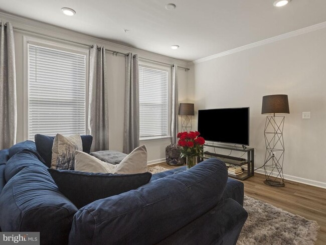 Photo - 4810 Vista Glen Ln