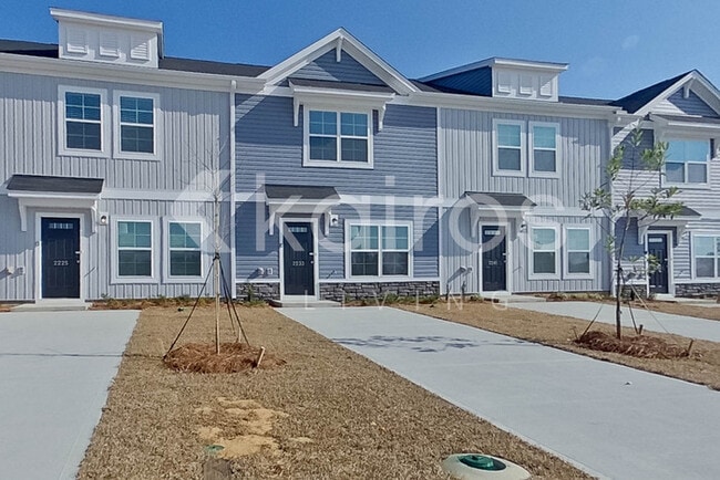 Photo - 2233 Banyon Cir