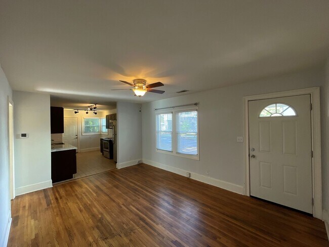 Photo - A0U02-1728 & 1730 Matheson Ave. Unidad A0U02- 1728 Matheson Ave.