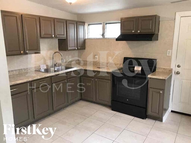 Photo - 9242 82nd Way N