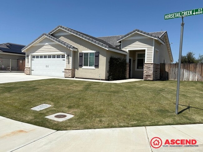 Building Photo - Modern 3 Bed / 2 Bath Home in Bakersfield – Garage + Full Appliance Package