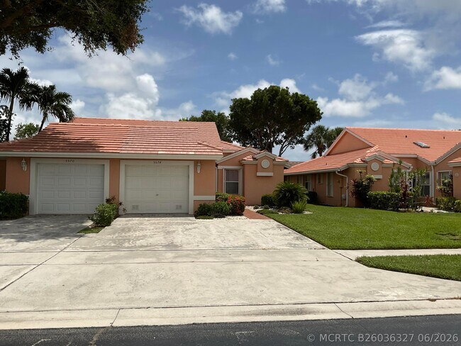 5574 Royal Lake Cir