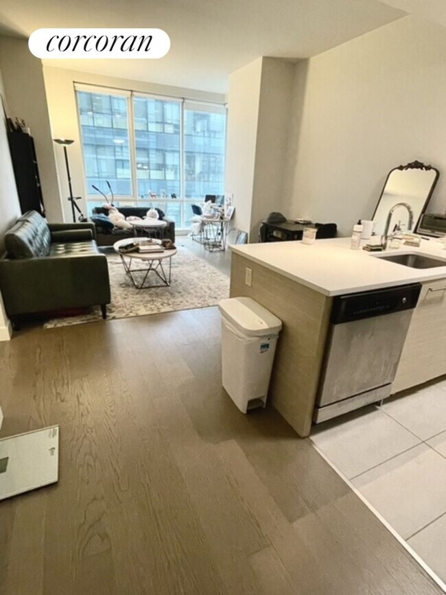 4212 28th St Apartment Queens, NY