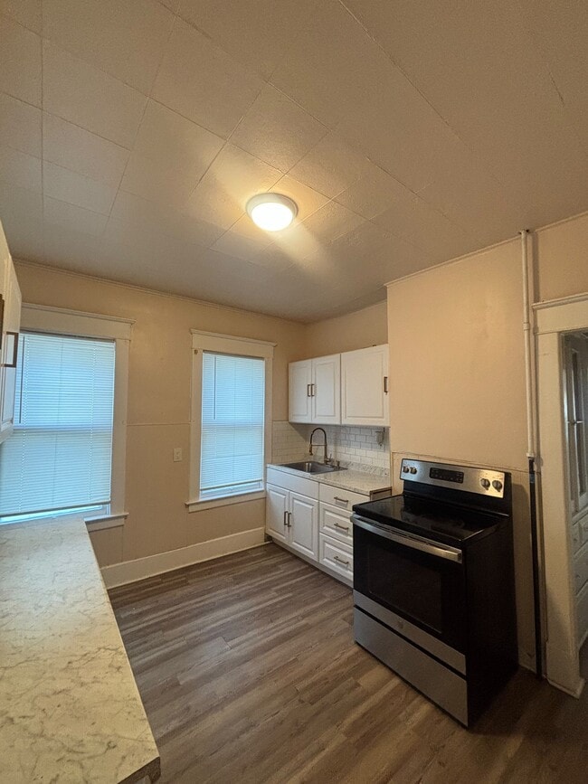 1287 Van Cortland St Unit 1st