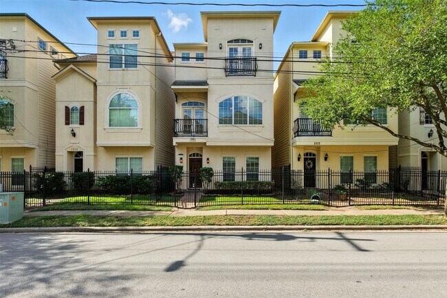 Building Photo - 1715 Spring St Rental