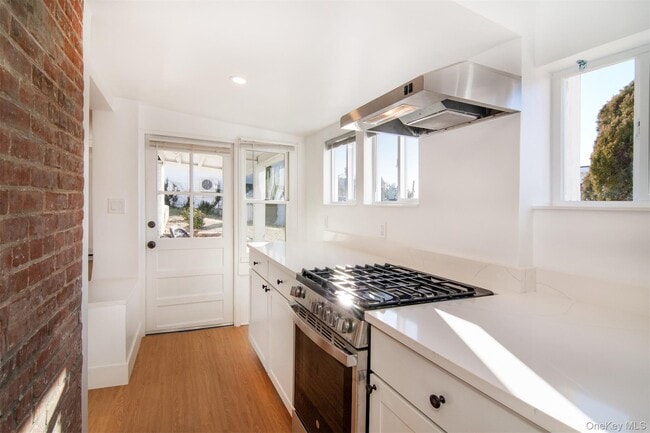 Photo - 9 N Buckhout St Unit 1