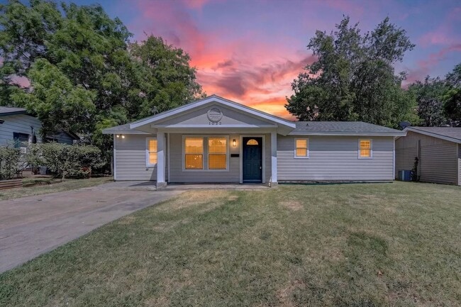 Building Photo - 1022 Denton Dr