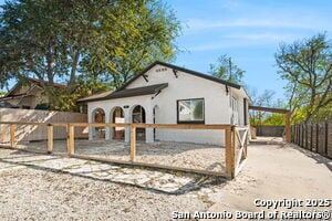 Photo - 810 Dakota St