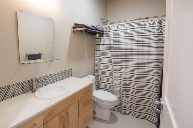 Photo - Brooklyn Yard - Stylish, Green Living!