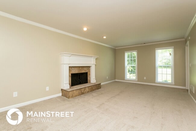 Photo - 320 Sumter Dr NE