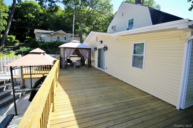 Photo - 22 Hillside Ave