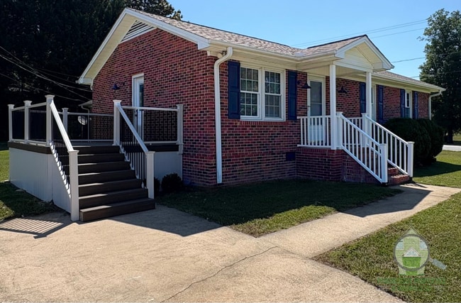 Photo - 701 Ikes Rd
