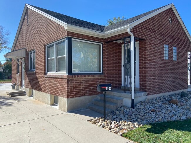 Building Photo - 826 E Hudson Ave Unit B