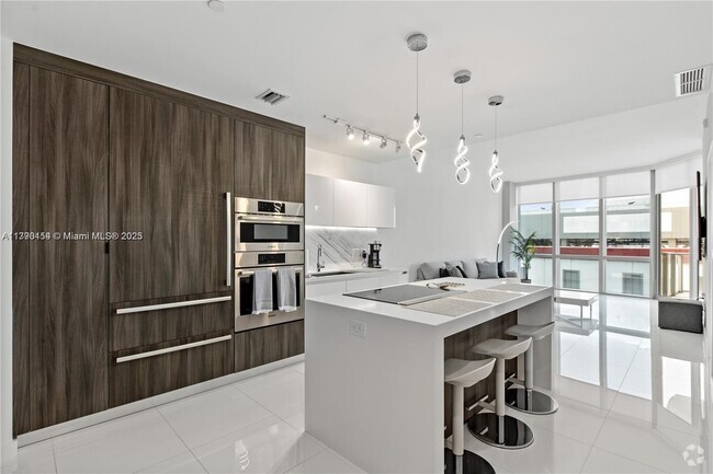 Building Photo - 851 NE 1st Ave Unit 1206 Rental