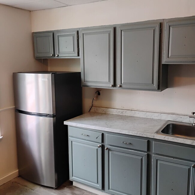 Building Photo - 305 3rd St Unit 2 Rental