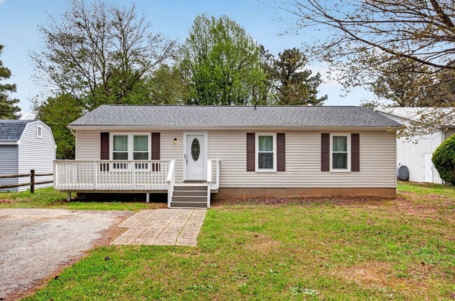 Building Photo - 915 Crystal Rock Rd