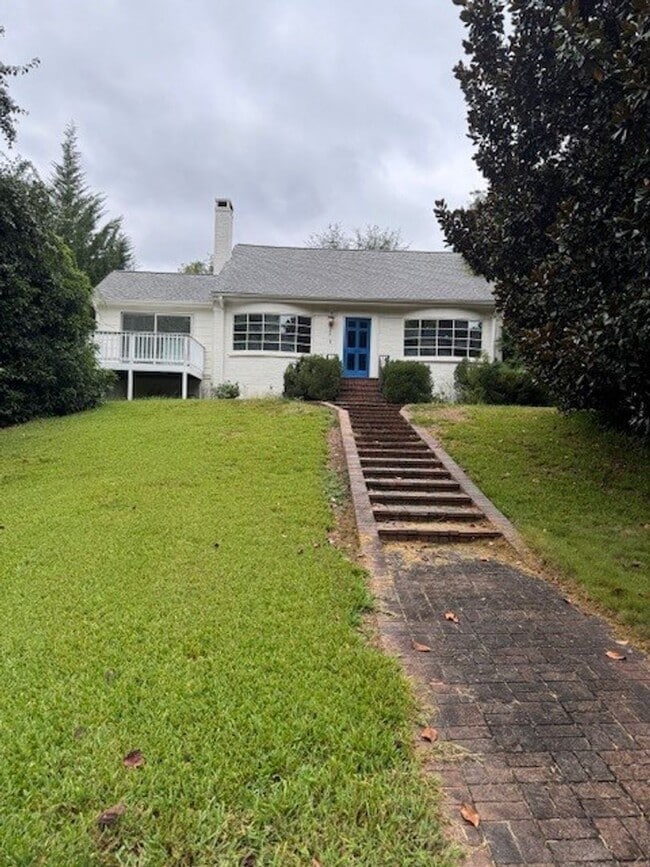 Building Photo - Beautiful 3 Bedroom/2 Bath Home in Convers...
