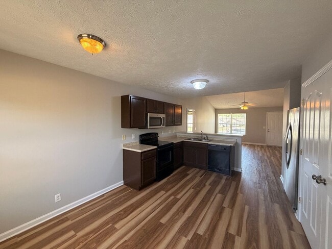 Photo - Nice 3 BR 2 Bath Available Now in Murfreesboro!