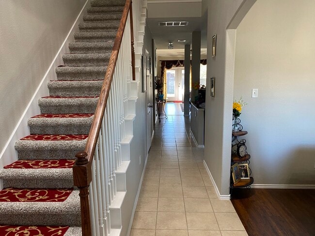 Photo - 3905 Jeanette Ln